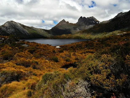 take to walk around the lake at cradle mountain