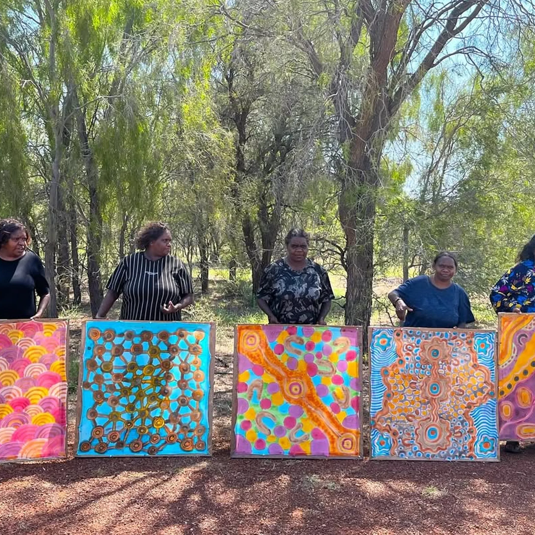mutitjulu artists displaying artwork